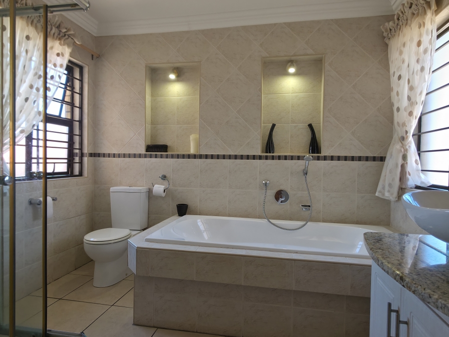 3 Bedroom Property for Sale in Wavecrest Eastern Cape
